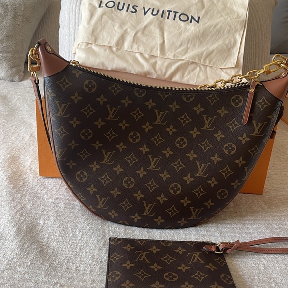 Louis Vuitton Loop Hobo - Picture 4 of 11